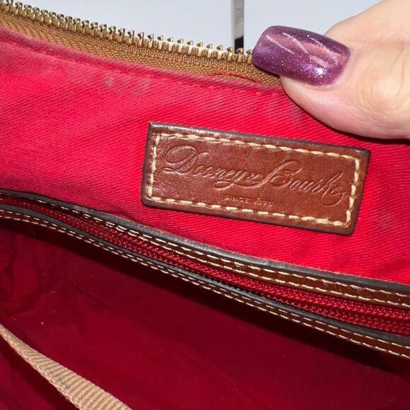 Dooney & Bourke Pebble Grain Zipper Pocket Sac with matching Wallet - Picture 11 of 16